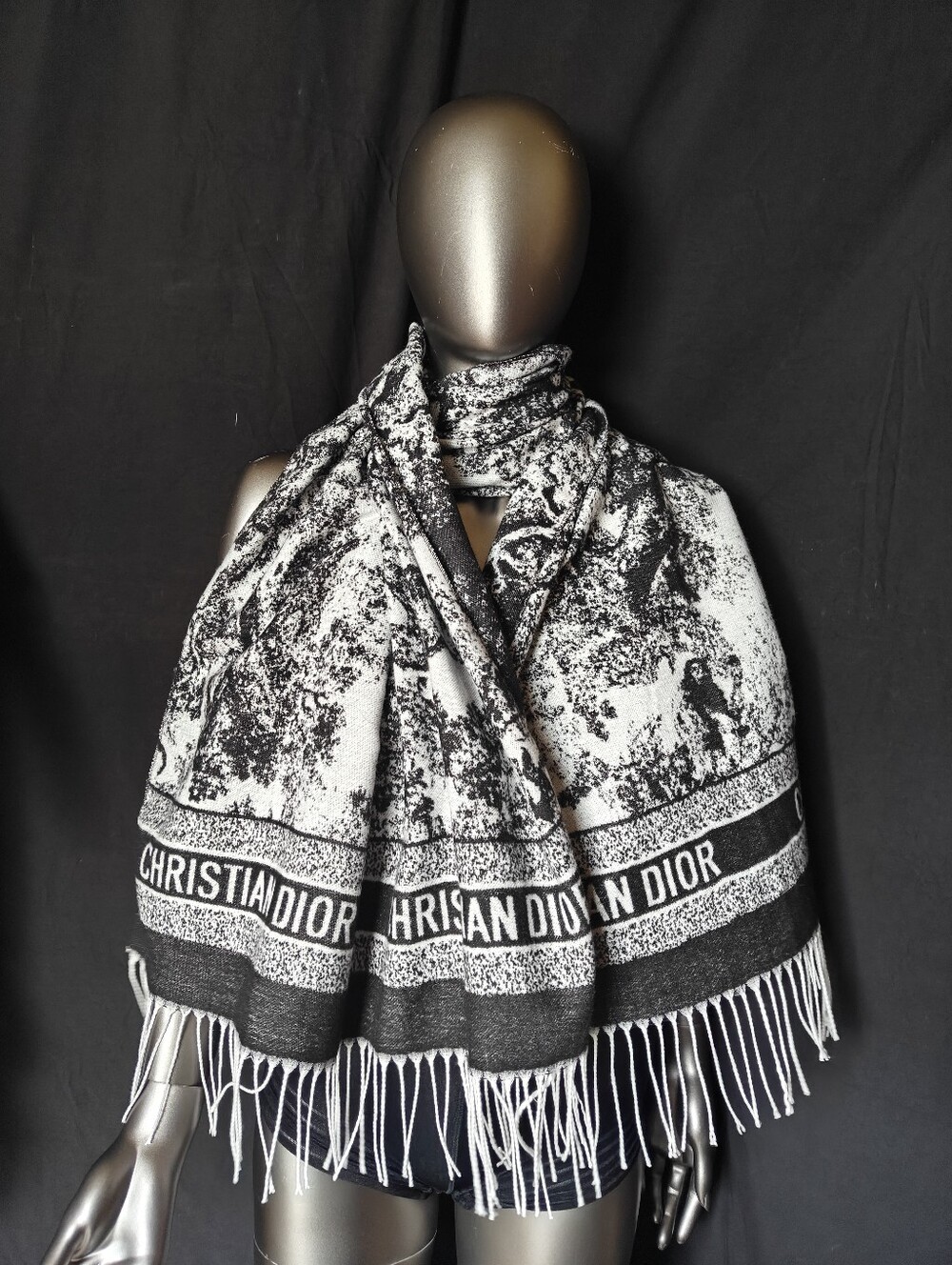 Unisex Animal Forest Pattern Scarf - Picture 3 of 5